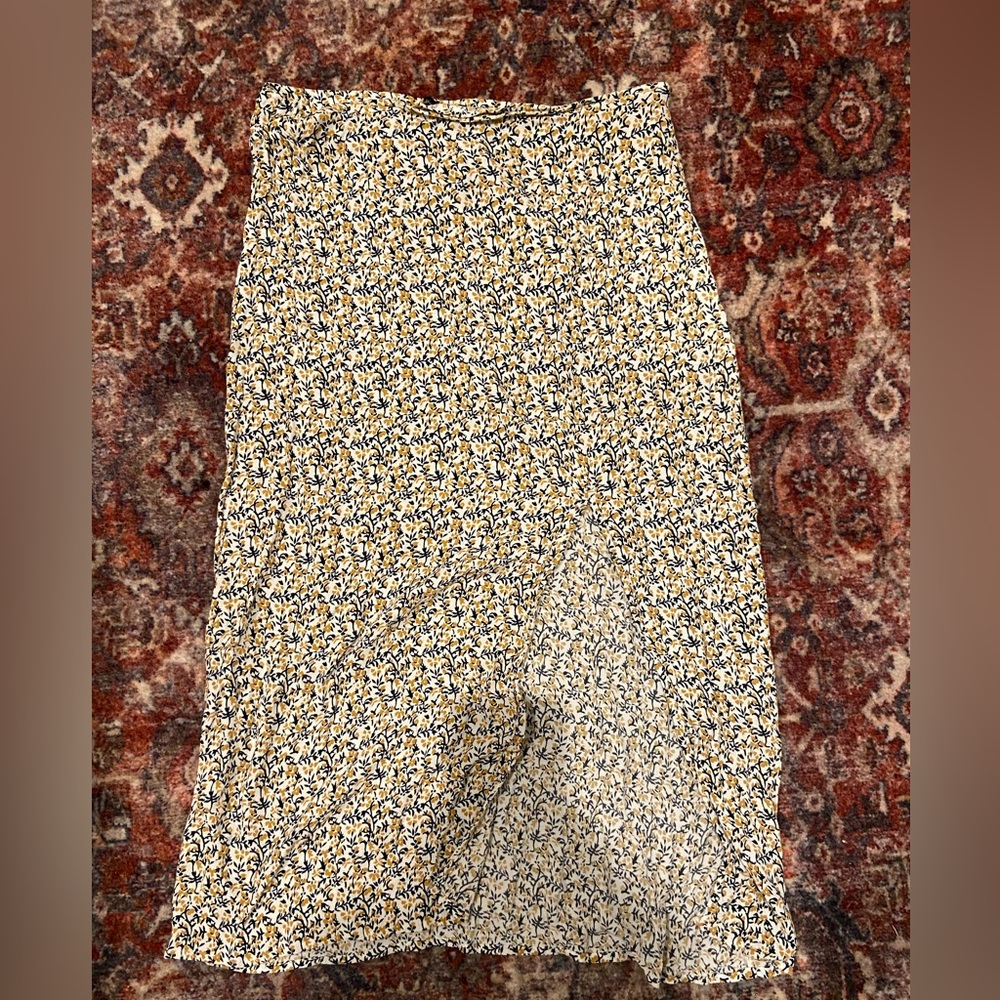 Abercrombie and Fitch Floral Skirt w/ slit